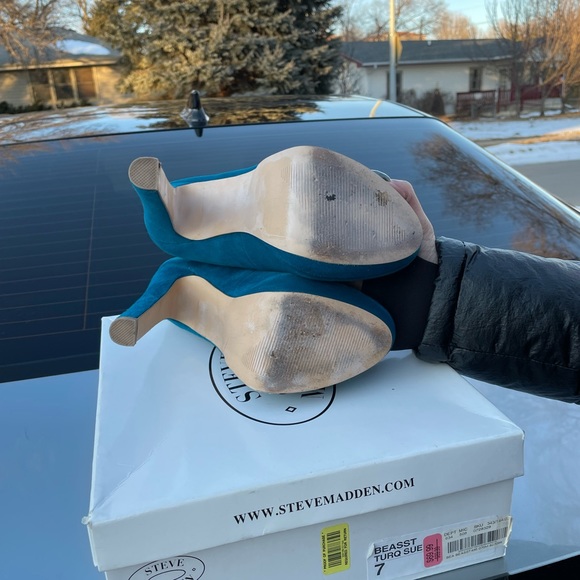 Suede Pumps - Picture 5 of 5